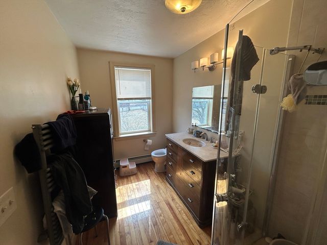 7 Wingate St, Shrewsbury, MA 01545