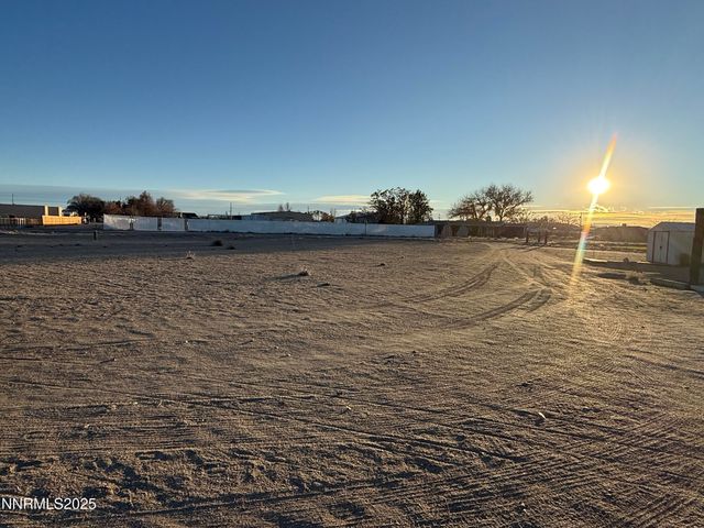 195 W Classic Way, Fallon, NV 89406