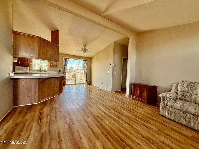 195 W Classic Way, Fallon, NV 89406