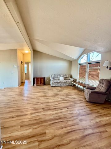 195 W Classic Way, Fallon, NV 89406