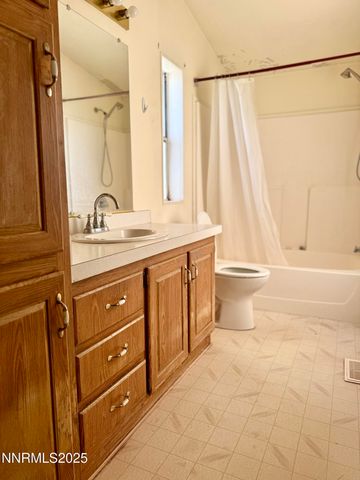 195 W Classic Way, Fallon, NV 89406