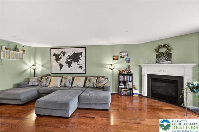 204 Hampshire Drive, Sellersville Boro, PA 18960