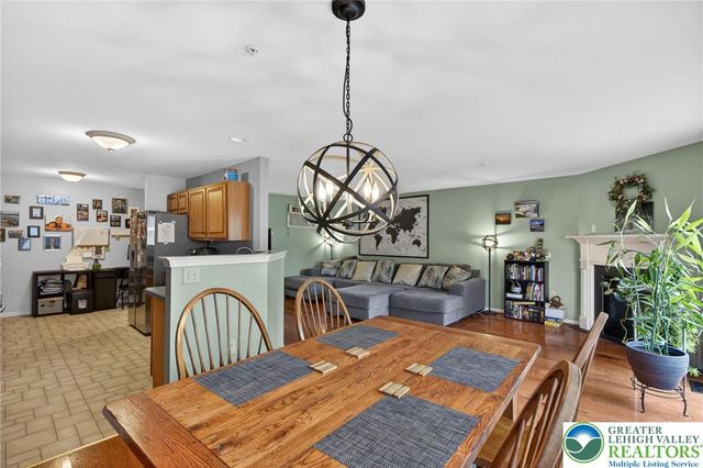 204 Hampshire Drive, Sellersville Boro, PA 18960