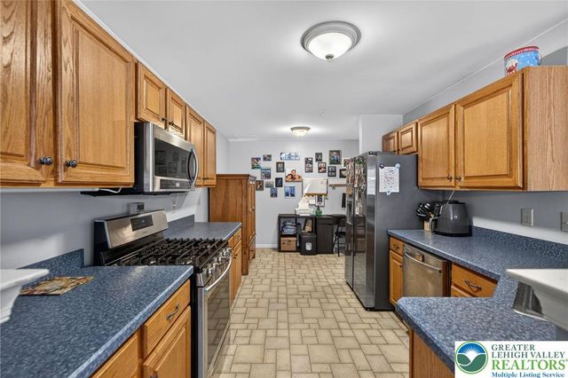 204 Hampshire Drive, Sellersville Boro, PA 18960
