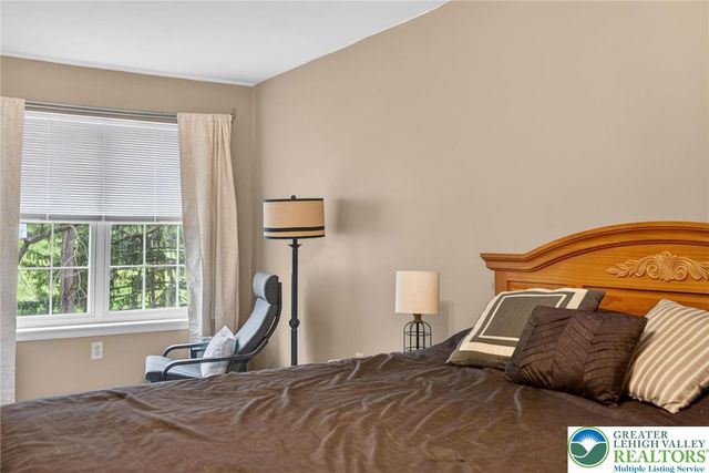 204 Hampshire Drive, Sellersville Boro, PA 18960