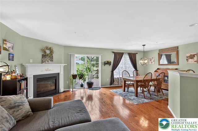 204 Hampshire Drive, Sellersville Boro, PA 18960