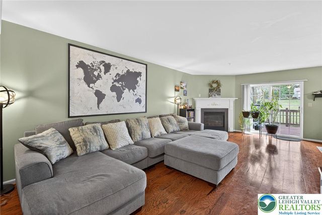 204 Hampshire Drive, Sellersville Boro, PA 18960