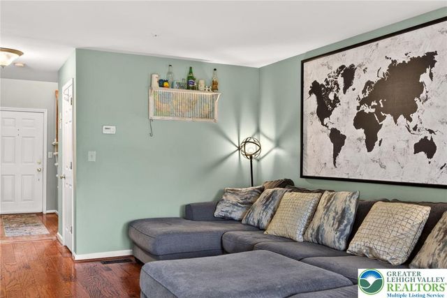 204 Hampshire Drive, Sellersville Boro, PA 18960
