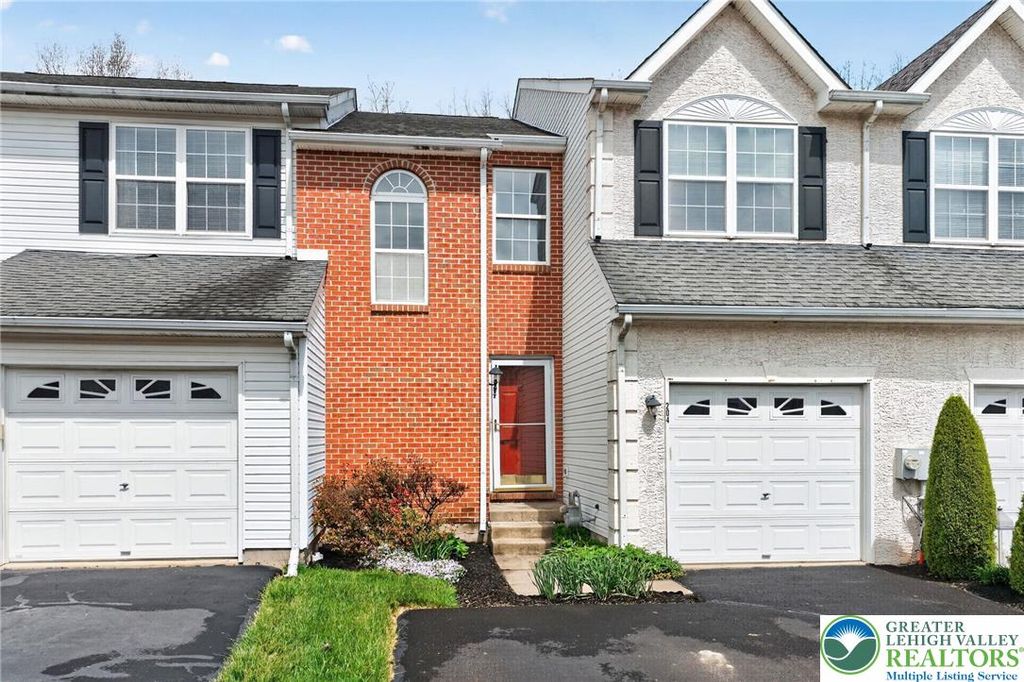 204 Hampshire Drive, Sellersville Boro, PA 18960