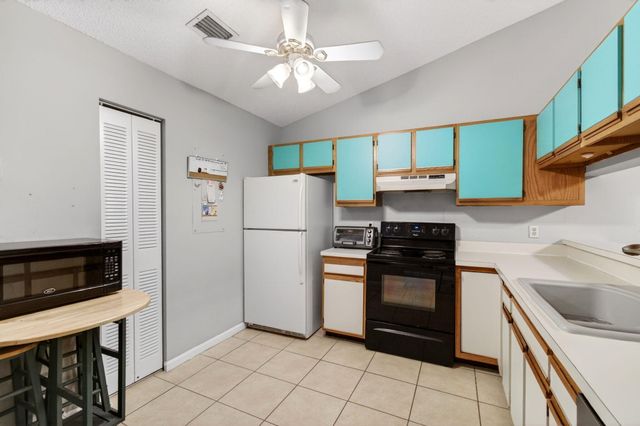 460 Hardwood Place, Boca Raton, FL 33431