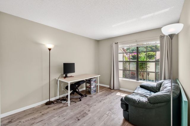 460 Hardwood Place, Boca Raton, FL 33431