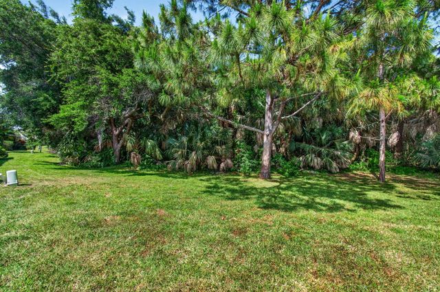460 Hardwood Place, Boca Raton, FL 33431
