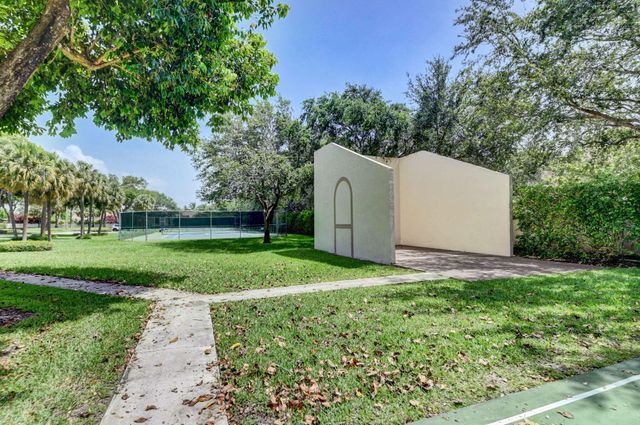 460 Hardwood Place, Boca Raton, FL 33431
