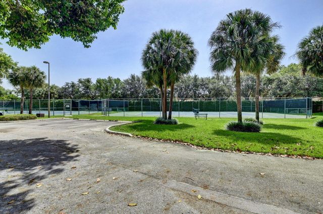 460 Hardwood Place, Boca Raton, FL 33431