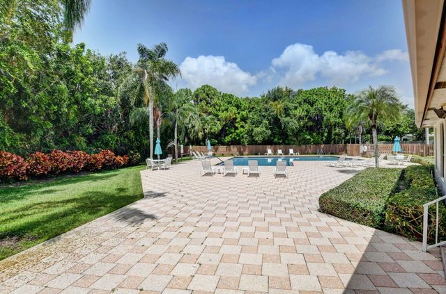 460 Hardwood Place, Boca Raton, FL 33431