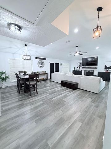 528 Belmont Drive, Friendswood, TX 77546