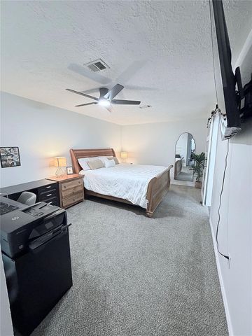 528 Belmont Drive, Friendswood, TX 77546