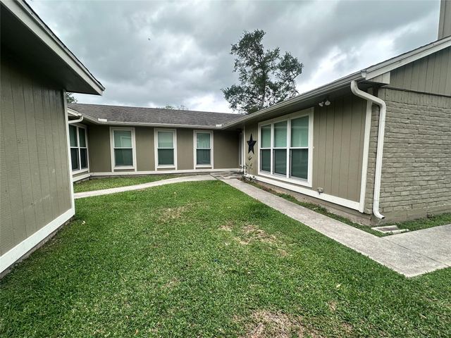 528 Belmont Drive, Friendswood, TX 77546