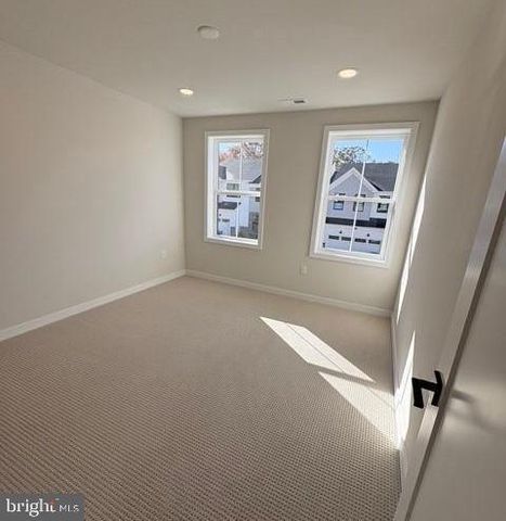 42 GRAYSON LN, Downingtown, PA 19335