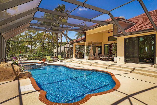 18680 SE Old Trail Drive E, Jupiter, FL 33478