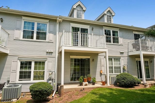 179 Gregory Ln, Franklin Twp., NJ 08823