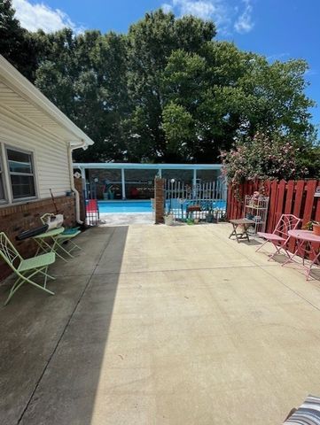 111 Grandview Dr, Lawrenceburg, TN 38464