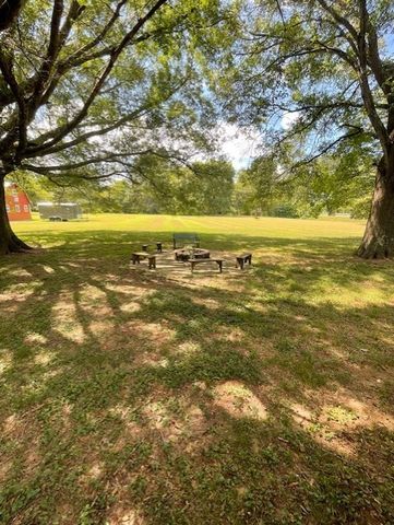 111 Grandview Dr, Lawrenceburg, TN 38464