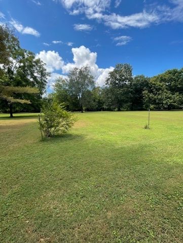 111 Grandview Dr, Lawrenceburg, TN 38464