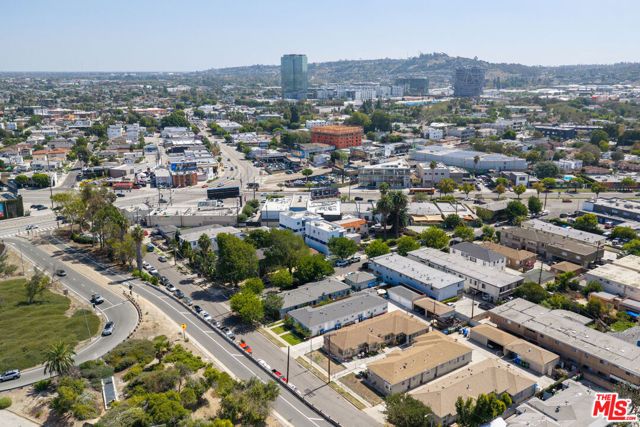 8612 Beverlywood Street, Los Angeles, CA 90034