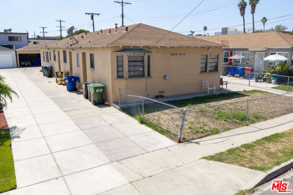 8612 Beverlywood Street, Los Angeles, CA 90034