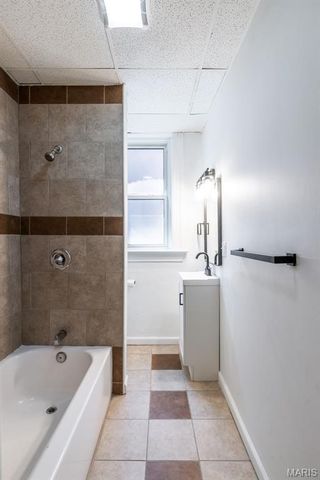 4818 Greer Avenue 1st Floor, St Louis, MO 63115