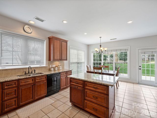 9822 Zackery Avenue, Charlotte, NC 28277