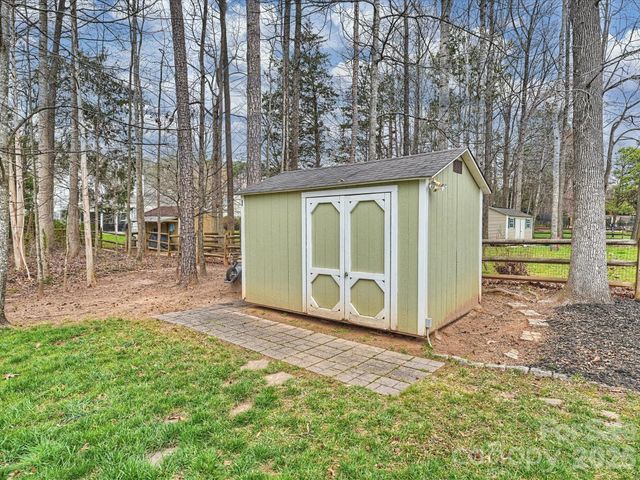 9822 Zackery Avenue, Charlotte, NC 28277