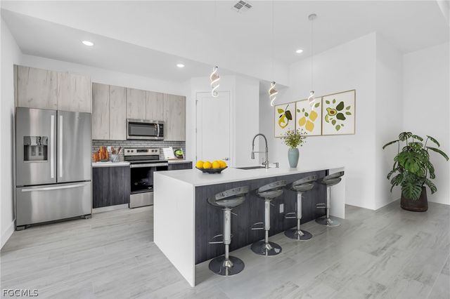 9402 Arrid CIR, Port Charlotte, FL 33981