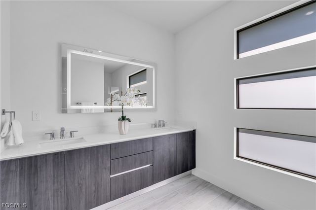 9402 Arrid CIR, Port Charlotte, FL 33981