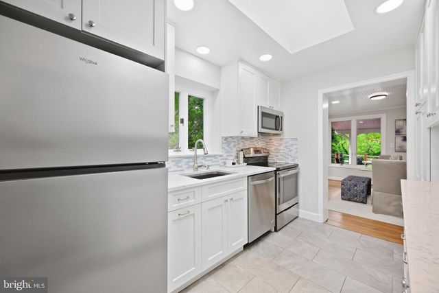 406 HANSON LN, Alexandria, VA 22302