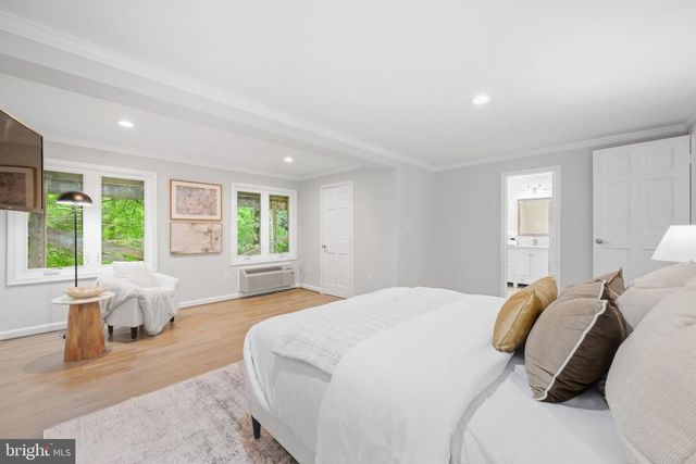 406 HANSON LN, Alexandria, VA 22302