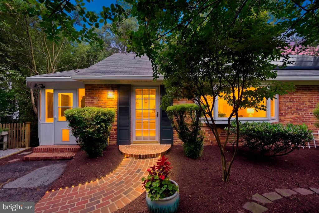 406 HANSON LN, Alexandria, VA 22302