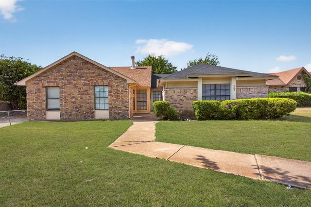 303 Liberty Place, Grand Prairie, TX 75052