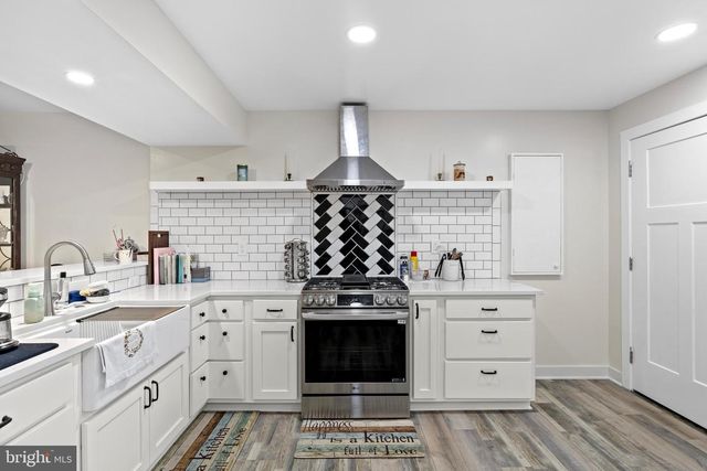 5018 BIRCH LEAF CIR, Fredericksburg, VA 22407