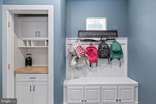 5018 BIRCH LEAF CIR, Fredericksburg, VA 22407