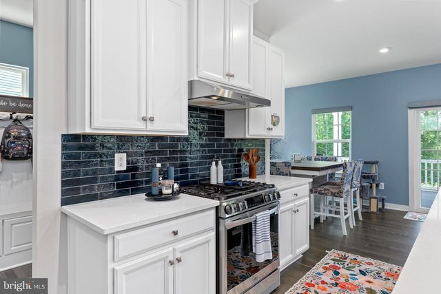 5018 BIRCH LEAF CIR, Fredericksburg, VA 22407