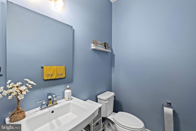 5018 BIRCH LEAF CIR, Fredericksburg, VA 22407