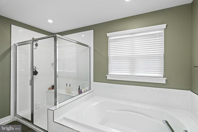 5018 BIRCH LEAF CIR, Fredericksburg, VA 22407