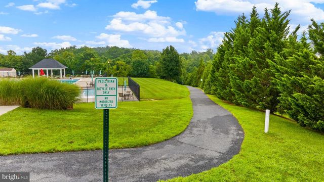 5018 BIRCH LEAF CIR, Fredericksburg, VA 22407