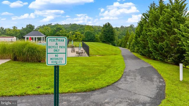 5018 BIRCH LEAF CIR, Fredericksburg, VA 22407