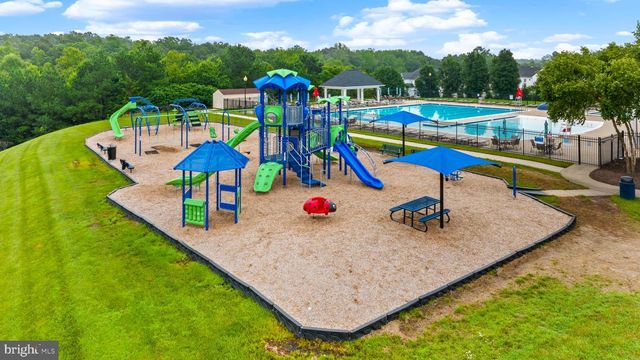 5018 BIRCH LEAF CIR, Fredericksburg, VA 22407