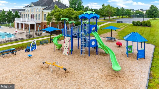 5018 BIRCH LEAF CIR, Fredericksburg, VA 22407