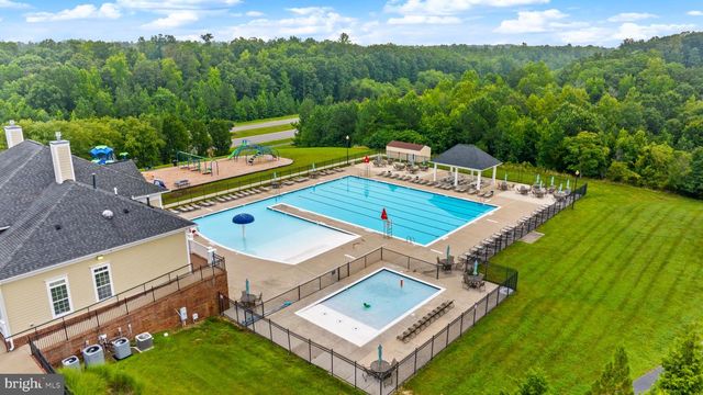 5018 BIRCH LEAF CIR, Fredericksburg, VA 22407