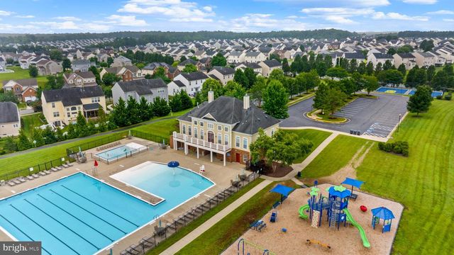 5018 BIRCH LEAF CIR, Fredericksburg, VA 22407